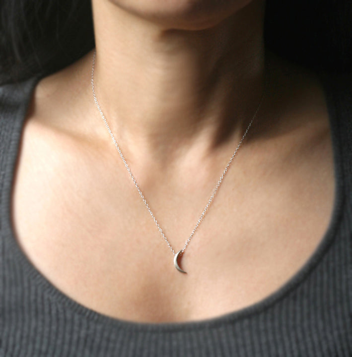 Crescent Diamond Pendant Necklace in 14K Gold – Ridano
